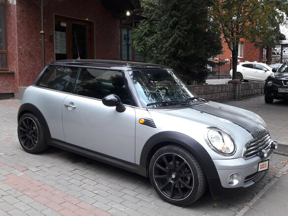 2007 Mini Hatch Cooper II (R56), серебристый