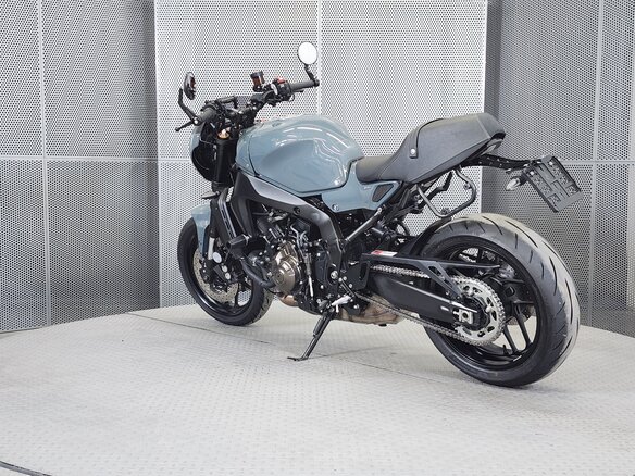 2024 Yamaha XSR900, серый, 1195000 рублей - вид 5