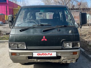 1990 Mitsubishi Delica III, зелёный, 300000 рублей, вид 1