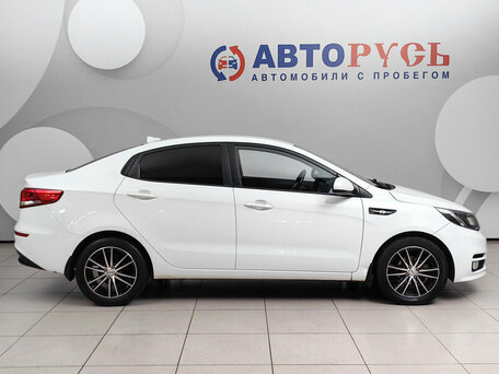2017 Kia Rio III Рестайлинг, белый, 1098000 рублей, вид 5