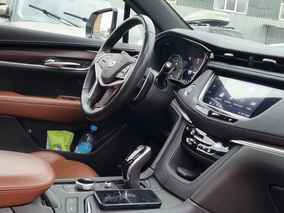 2020 Cadillac XT5 I Рестайлинг, белый, 4500000 рублей - вид 3