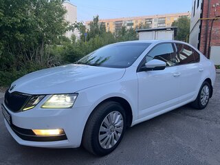 2018 Skoda Octavia III (A7) Рестайлинг, белый, 1155000 рублей, вид 1