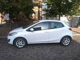 2012 Mazda 2 II Рестайлинг (DE2), белый, 559999 рублей, вид 2