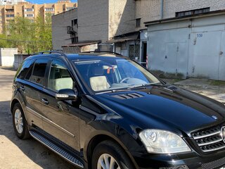 2005 Mercedes-Benz M-Класс 320 II (W164), чёрный, 1500000 рублей, вид 2