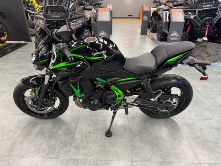 2024 Kawasaki Z 650, зелёный, 955000 рублей, вид 2