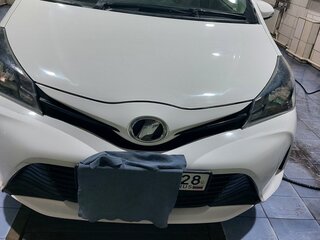 2014 Toyota Vitz III (XP130) Рестайлинг, белый, 715000 рублей, вид 1
