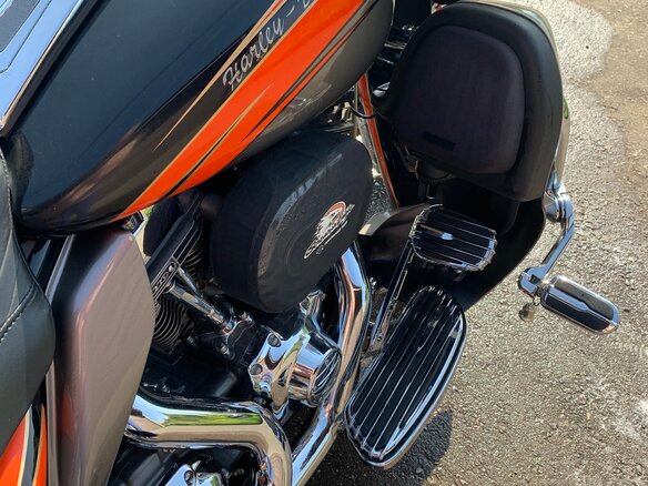 2011 Harley-Davidson CVO Road Glide, бежевый, 2000000 рублей - вид 4