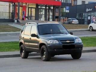 2009 Chevrolet Niva I Рестайлинг, серый, 820000 рублей, вид 2