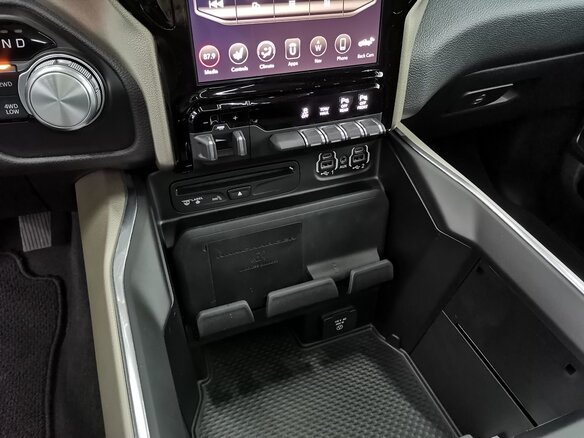 2019 Ram 1500 Crew Cab V, чёрный - вид 19
