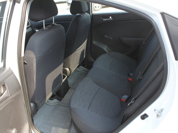 2015 Hyundai Solaris I Рестайлинг, белый, 890000 рублей - вид 8