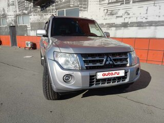2014 Mitsubishi Pajero IV Рестайлинг 1, серебристый, 4350000 рублей, вид 1