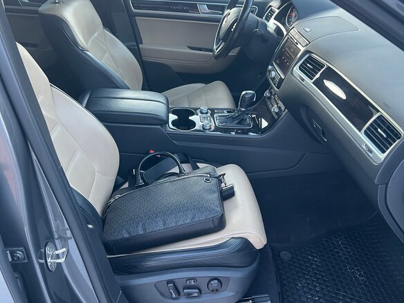 2015 Volkswagen Touareg II Рестайлинг, серый, 4000000 рублей - вид 7
