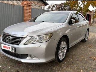 2013 Toyota Camry VII (XV50), серебристый, 1650000 рублей, вид 1