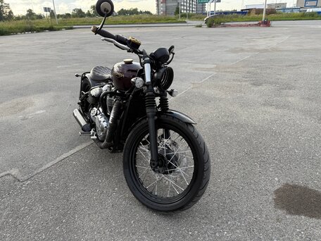 2017 Triumph Bonneville Bobber, чёрный, 1150000 рублей, вид 3
