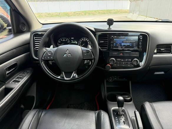 2016 Mitsubishi Outlander III Рестайлинг 2, белый, 2130000 рублей - вид 7