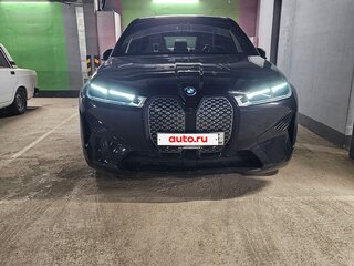 2022 BMW iX xDrive40 I (I20), чёрный, 6900000 рублей, вид 4