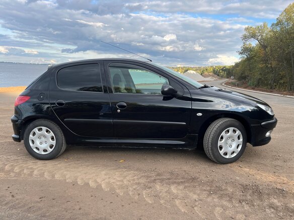 2008 Peugeot 206, чёрный, 400000 рублей - вид 4