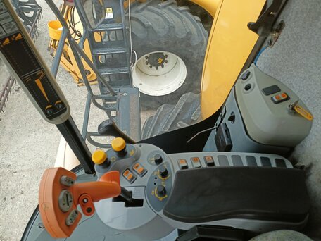 2006 New Holland CS6090, жёлтый, 5000000 рублей, вид 5