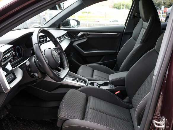 2021 Audi A3 Sportback 35 TFSI IV (8Y), фиолетовый, 2498000 рублей - вид 13