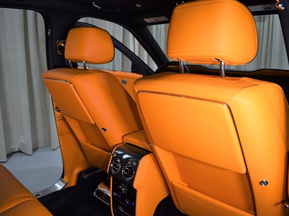 2022 Rolls-Royce Cullinan Black Badge I (Series I), чёрный, 44150496 рублей - вид 21