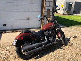 2018 Harley-Davidson Street Bob, коричневый, 1100000 рублей, вид 3