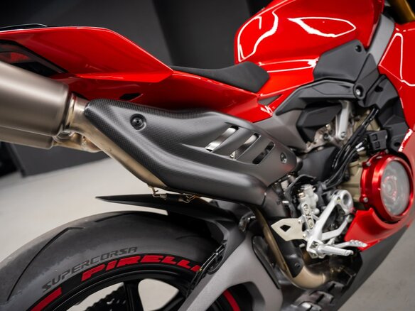 2024 Ducati Panigale V4, красный, 5299000 рублей - вид 2