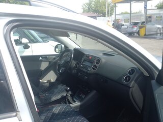 2010 Volkswagen Tiguan I, серебристый, 955000 рублей, вид 3