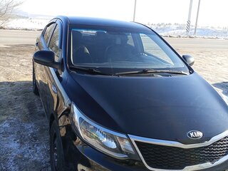 2015 Kia Rio III Рестайлинг, чёрный, 840000 рублей, вид 3