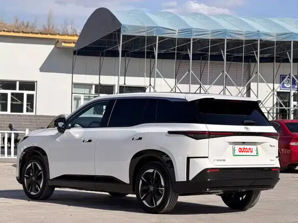 2026 Toyota bZ3X 50 kWh, белый, 2382099 рублей - вид 8
