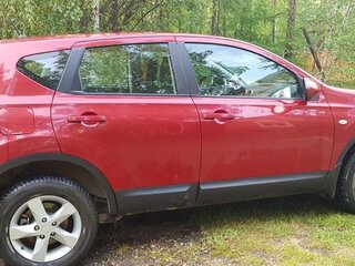 2011 Nissan Qashqai I Рестайлинг, красный, 1300000 рублей, вид 1