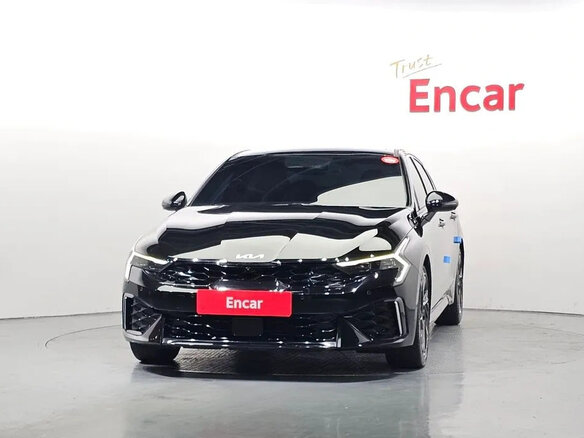 2024 Kia K5 III Рестайлинг, чёрный, 3100000 рублей - вид 1
