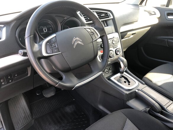 2016 Citroen C4 II, белый, 550000 рублей - вид 9
