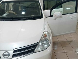 2004 Nissan Tiida I, белый, 550000 рублей, вид 1