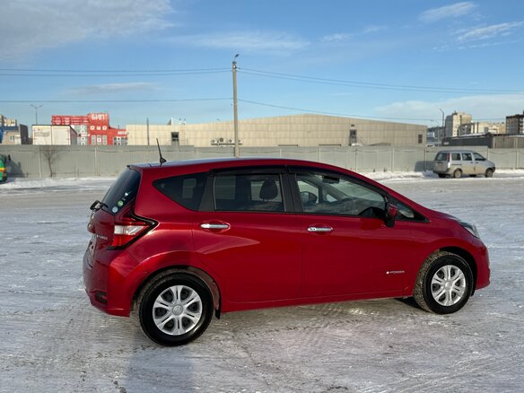 2017 Nissan Note e-Power II Рестайлинг, красный, 1150000 рублей - вид 14