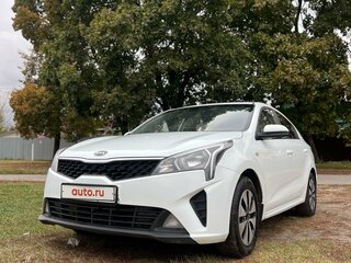 2020 Kia Rio IV Рестайлинг, белый, 1070000 рублей, вид 2