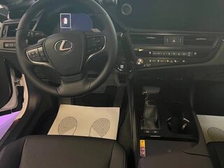 2022 Lexus ES 250 VII Рестайлинг, белый, 6950000 рублей, вид 5