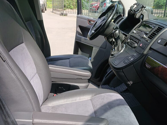 2013 Volkswagen Multivan T5 Рестайлинг, чёрный, 2900000 рублей - вид 8