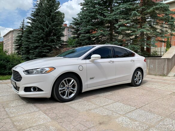 2016 Ford Fusion (North America) II Рестайлинг, белый, 2080000 рублей