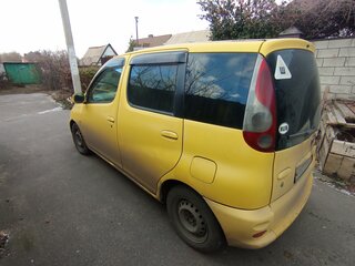 2001 Toyota FunCargo, жёлтый, 400000 рублей, вид 2