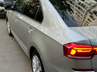 2020 Volkswagen Polo VI, серебристый, 1300000 рублей, вид 4