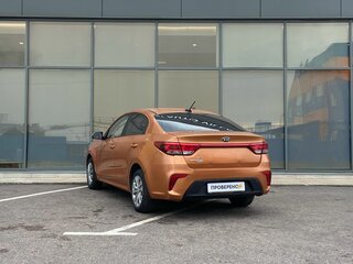 2017 Kia Rio IV, оранжевый, 536000 рублей, вид 5