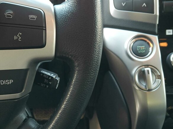 2013 Toyota Land Cruiser 200 Series Рестайлинг 1, серый - вид 4