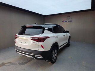 2022 Kia KX3, белый, 1268000 рублей, вид 5