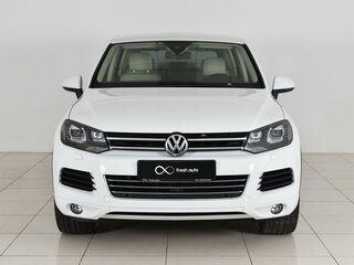 2012 Volkswagen Touareg II, белый, 2600000 рублей, вид 1