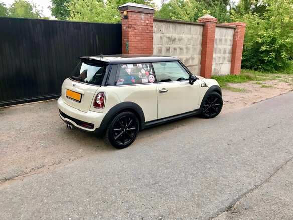 2011 Mini Hatch Cooper S II (R56) Рестайлинг, белый - вид 9
