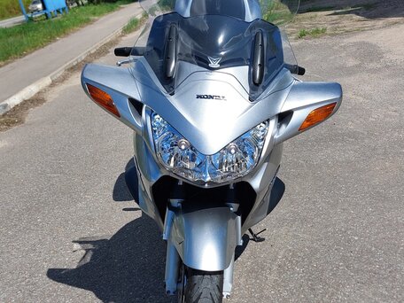 2004 Honda ST 1300, серебристый, 600000 рублей, вид 3