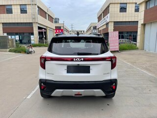 2023 Kia Seltos I Рестайлинг, белый, 1700000 рублей, вид 5