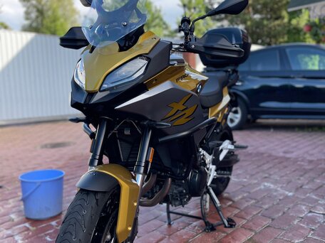 2020 BMW F 900 XR, золотистый, 1200000 рублей, вид 1