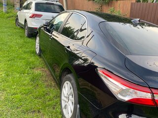 2021 Toyota Camry VIII (XV70) Рестайлинг, чёрный, 2900000 рублей, вид 2