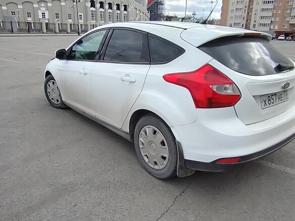 2012 Ford Focus III, белый, 560000 рублей - вид 3